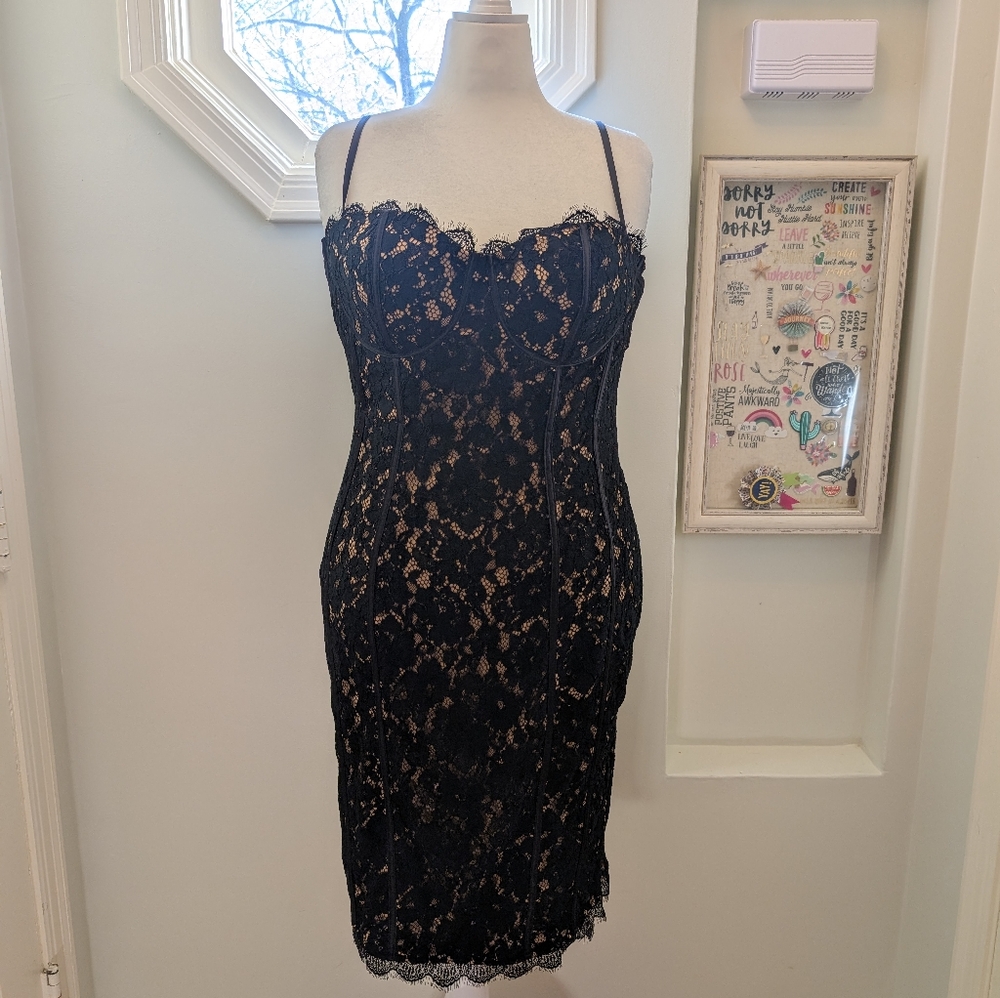 Black lace bodycon dress